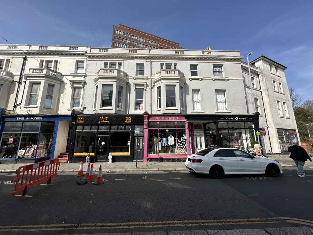 Lot: 79 - MIXED FREEHOLD RESIDENTIAL AND COMMERCIAL INVESTMENT - External of Mixed use property